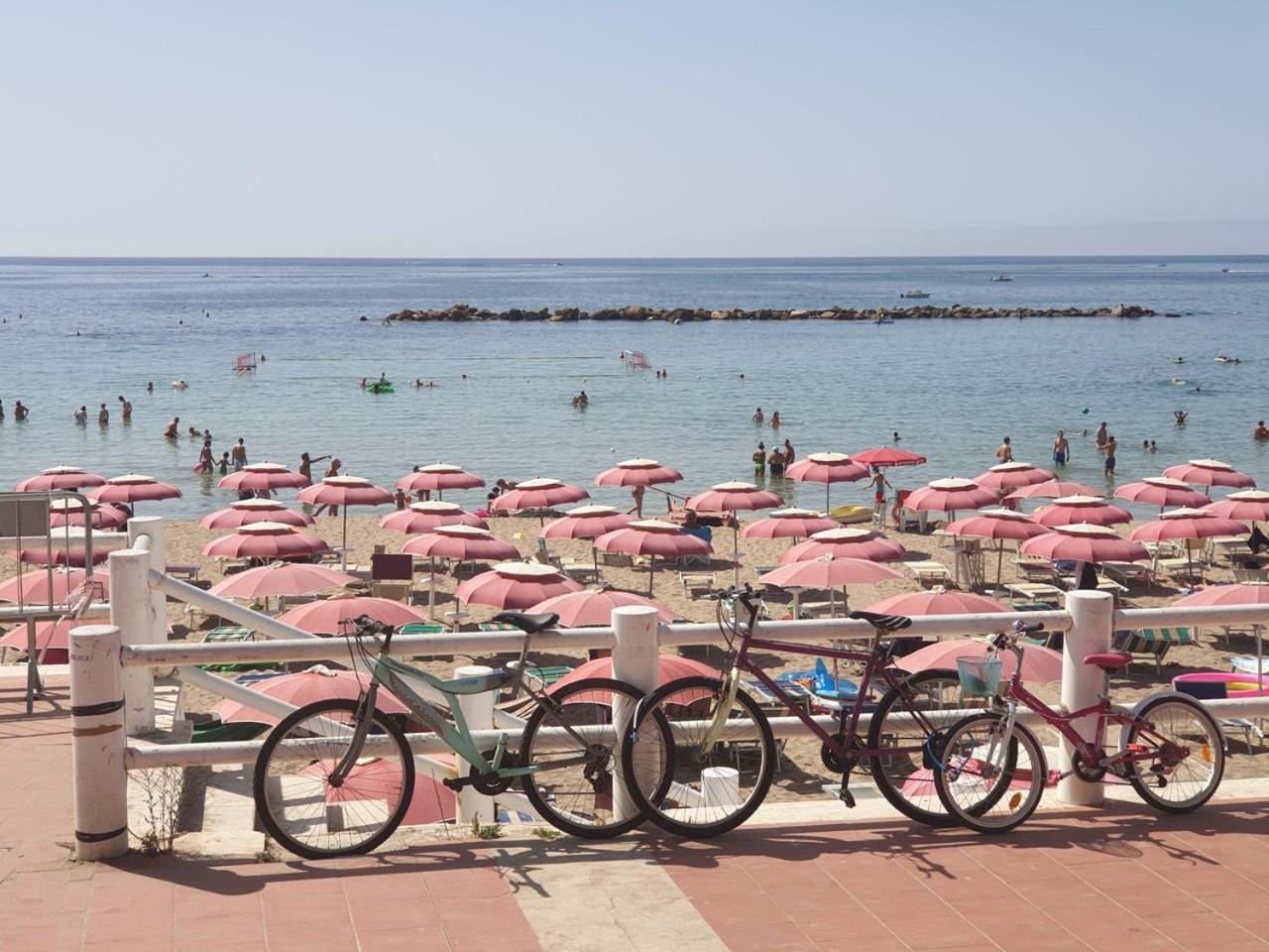 Baia Di Luna Santa Marinella Buitenkant foto